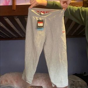 women's cropped leggings